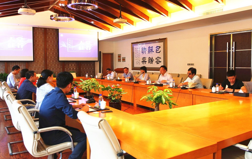 西湖區人大常委會主任施增富一行考察天堂硅谷